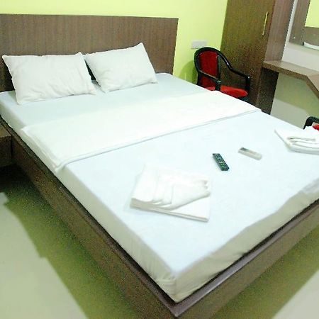 Hotel Pon Amutha Karūr Extérieur photo